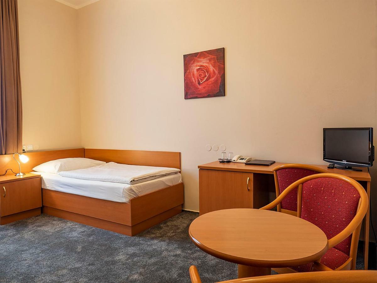 Hotel Olympia Ceska Lipa Exterior photo